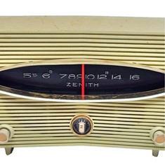 Rare Vintage WORKING Zenith S-40273 Long Distance AM Radio MCM | Futuristic Look