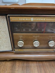 Vintage GE T1060A Solid State AM/FM Stereo Radio Wood Tabletop 23” WORKS