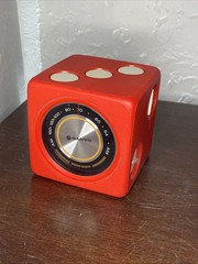SANYO RP 1711 AM dice radio in mint condition