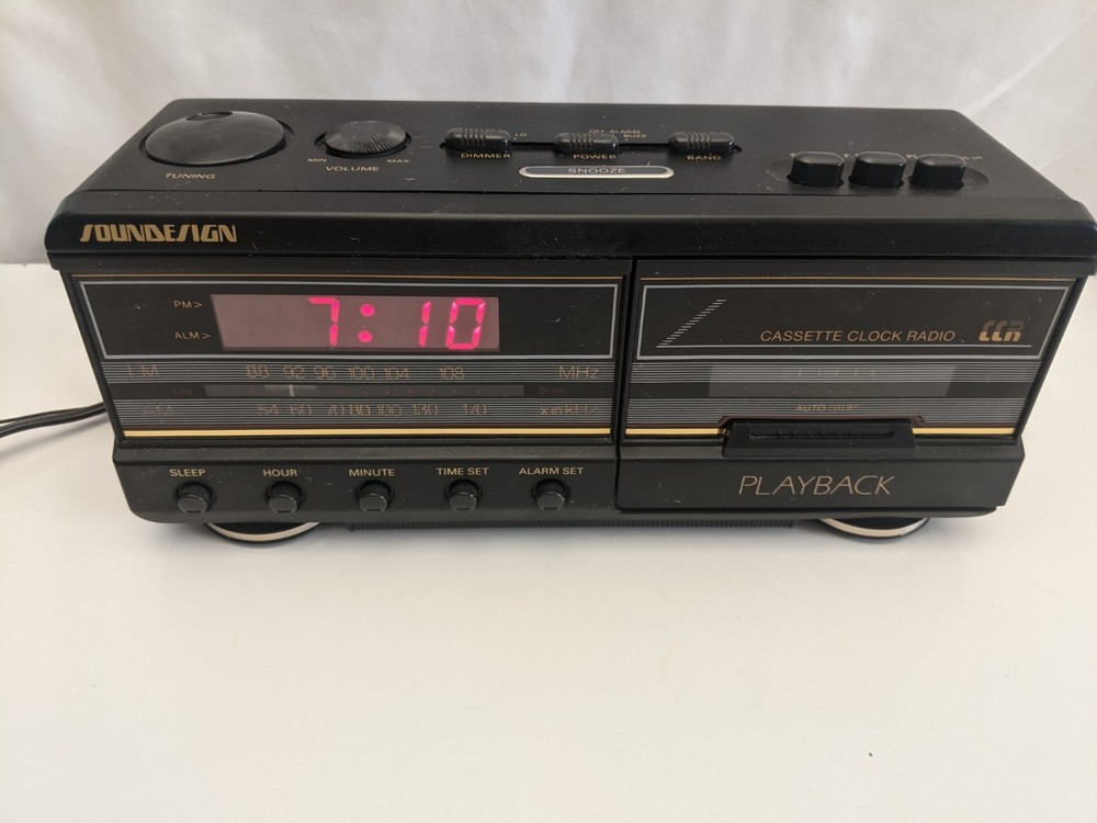 Watch Video! VTG Soundesign AM/FM Alarm Clock Radio Cassette Player Model 3827