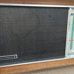 Vintage 1970s PANASONIC RE-7259 AM FM 2-Band Wood Cabinet Tabletop Radio WORKING