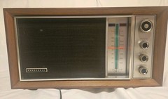 Panasonic RE-7259 FM-AM 2-Band Desktop Tabletop Wood Radio Vintage 1975
