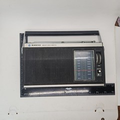 Sanyo Weathermatic Vintage AM FM Weather AC/DC Radio Model RP 7410 Japan 1970&rsquo;s