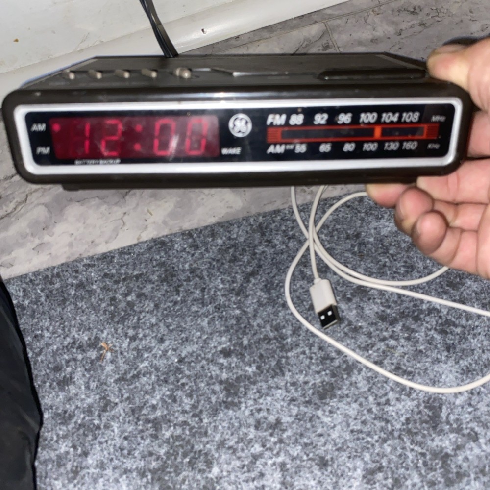Vintage 1980s GE Digital Alarm Clock Radio Woodgrain Model 7-4612A Tested Works