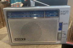 Sony ICF-700W 2-Band FM/AM Portable Radio, Works, Battery or Corded