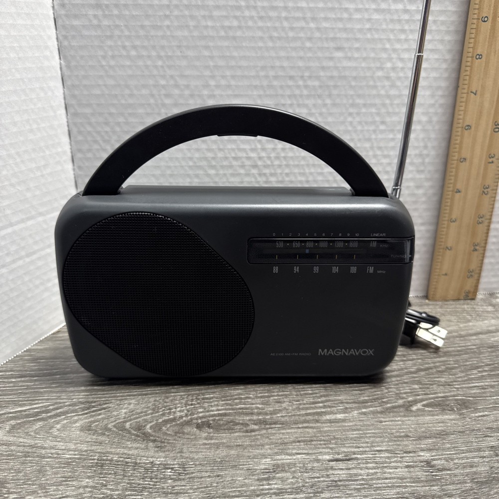 Vintage Magnavox AE2100 AM/FM Portable Radio Fully Tested Working Used