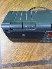 Vintage GE Cassette Black Alarm Clock Radio AM/FM 7-4915A TESTED Working Great