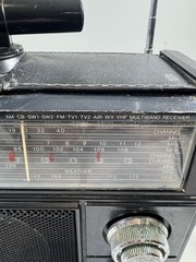 WORKS! READ Radio Shack Realistic SW-100 AM FM CB SW AIR WX Multiband Receiver