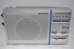 Vintage MAGNAVOX D1010 Portable Radio AM FM Tested & Works with original box