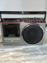 Vintage General Electric GE Model 3-5233B AM/FM Stereo Radio/Cassette Recorder