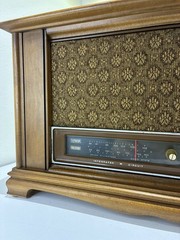 Vintage 1970s SEARS Silvertone AM/FM Table Radio Wood Cabinet NICE CLEAN READ