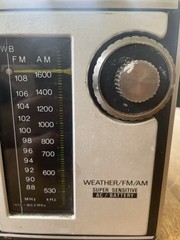 SONY vintage radio 3 band WB/FM/AM TFM-350W plug in or C cell batteries