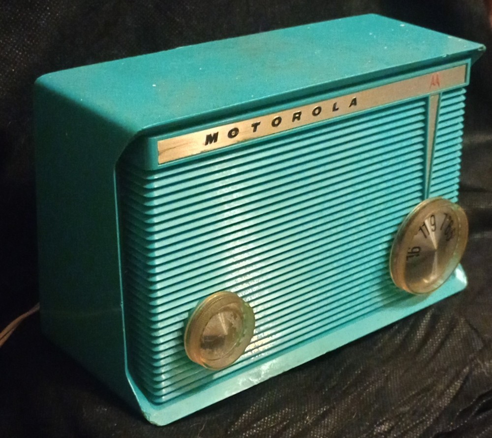 Vintage 1960 MOTOROLA A8J25 Turquoise Aqua Tube Radio MCM Mid Century Atomic