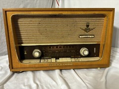Grundig Majestic 2077 Tube Radio Tabletop German Lights Up And Played Music