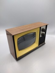 Vintage Novelty AM Radio Model G-664 Made In Hong Kong