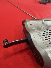 Radio Shack Model 20-238 Portable Emergency Radio w/Dynamo Crank – AM/FM/SW1/SW2