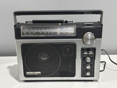 Vintage General Electric GE Superadio II Model 7-2885F AM/FM Tested Working