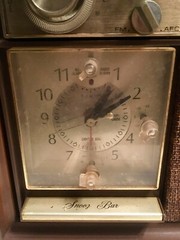 Vintage GE C1550A-Walnut Dual Speaker Tube Radio Receiver with Alarm Clock