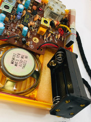 Vtg Realistic All Weather AM FM Radio Yellow Portable 12- 783 No Seal READ Works