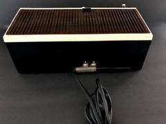 Vintage 1970&rsquo;s Zenith Model F462W2 Flip Clock AM/FM Radio Alarm Rare Model
