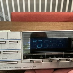 Vintage Soundesign Dual Alarm Clock Radio # 3744 Wood Grain – READ