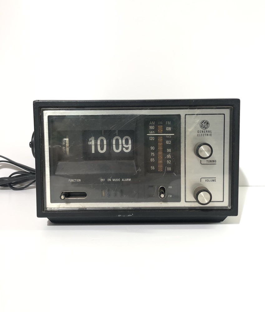 Vintage General Electric AM/FM Flip Clock Radio Model 7-4425B TESTED READ