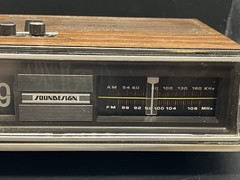 Vintage Soundesign AM/FM Flip Clock Radio Model 3545-B Read