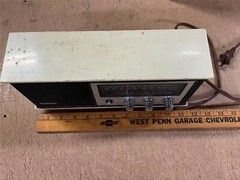 Vintage Retro Panasonic Desk Radio AM FM Model RE-6283 AC 120V Parts/Repair