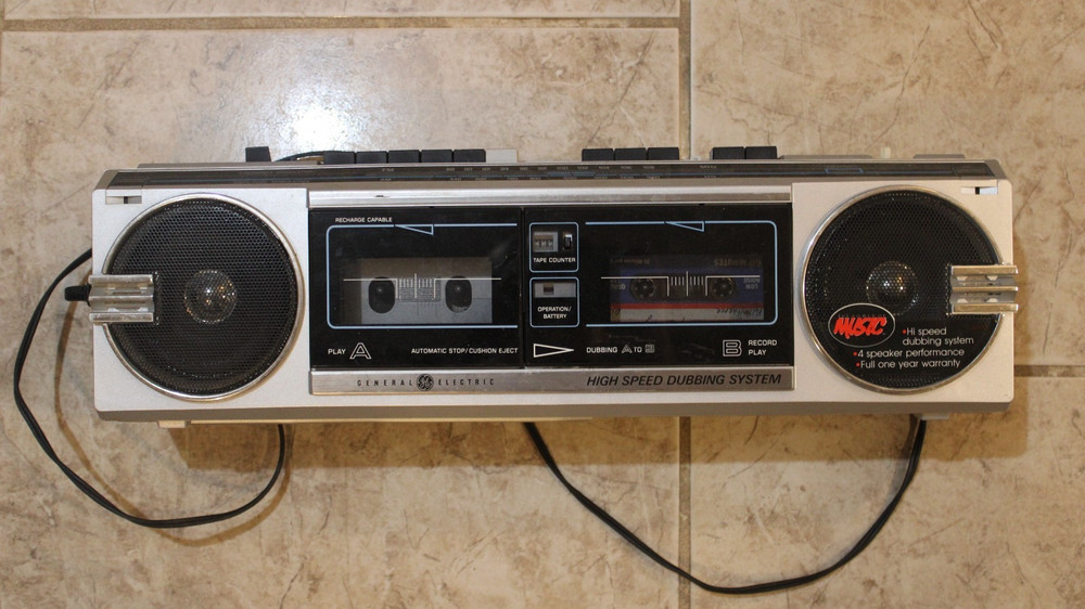 Vintage GE Model 3-6210A AC/Battery Operated Stereo Radio Cassette Recorder