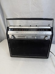 Vintage Sears Dual Power AM/FM Portable Radio Model 132.27410200