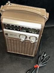 Vintage SOUNDESIGN Model 2223B Solid State Fm/Am Portable Radio Hong Kong Works