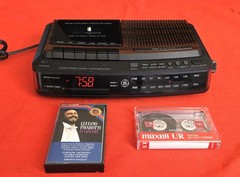 VINTAGE GE RADIO TAPE PLAYER & RECORDER/ALARM/CLOCK-CLEAN AND WORKING 100%- 80s