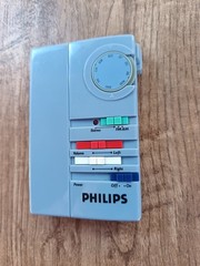 Philips D 1906 mini AM/FM design radio