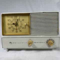 Vintage Motorola Solid State AM Clock Radio Model XCIFH Off White ~ TESTED