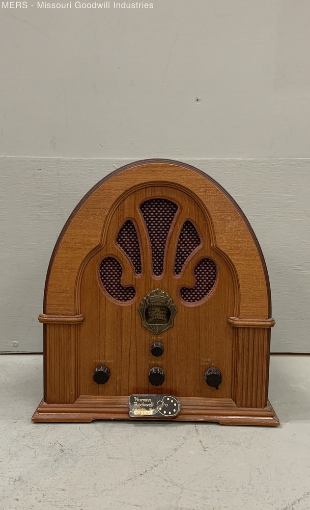 Vintage Norman Rockwell Collectors Edition Radio AM/FM Cassette BD 117 Tested