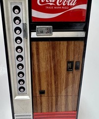Coca-Cola Vendor Bottle Vending Machineam/Fm Radio Made In Japan Operation Confi
