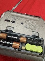 Radio Shack Model 20-238 Portable Emergency Radio w/Dynamo Crank – AM/FM/SW1/SW2