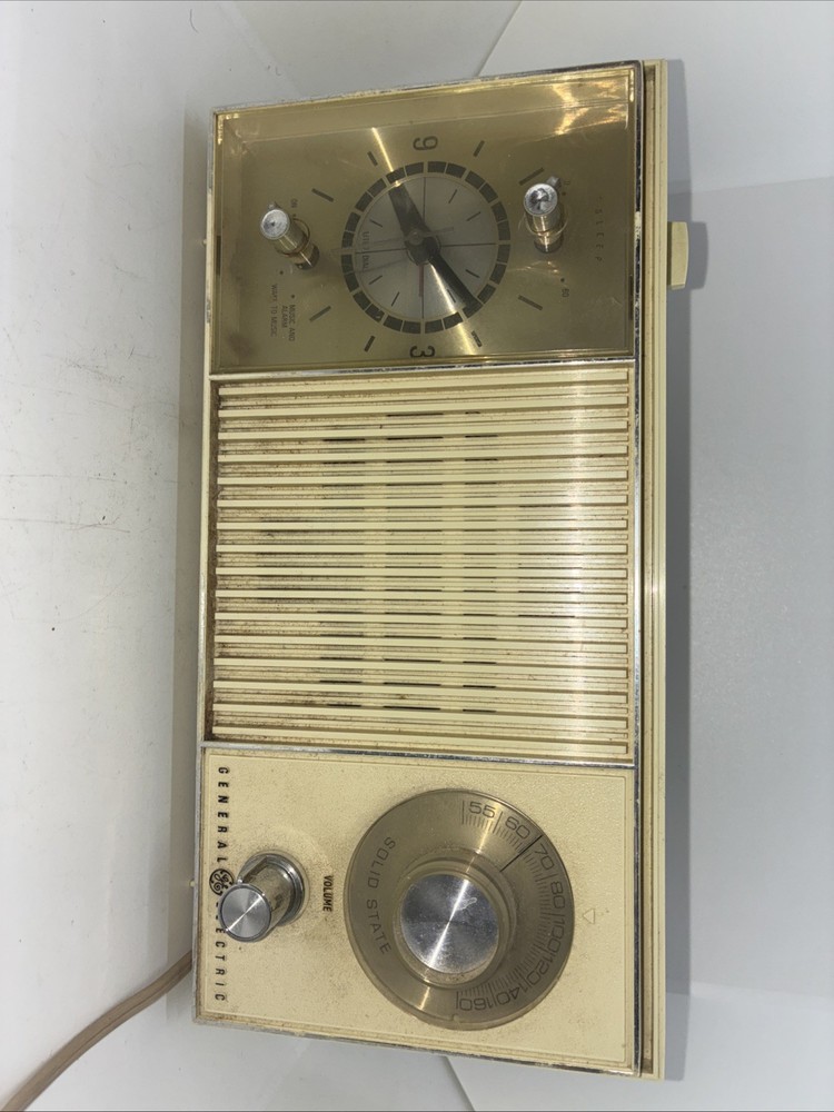 General Electric GE Alarm Clock Radio: Model C-1476B AM Only, Light Not Working