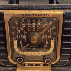 Zenith Trans-Oceanic Vintage Portable Radio in Black Carry Case