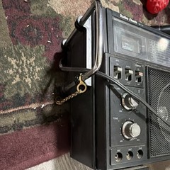 Radio Shack SW-100 Analog Multiple Bands Portable Radio AFC