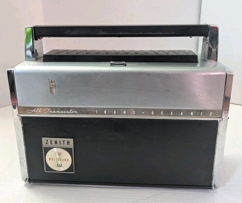 Vintage Zenith Trans-Oceanic AM-FM Multi-Band Royal 3000-1 Works Great
