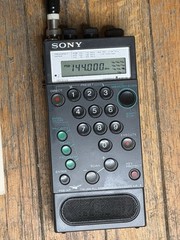 Sony Air-8 Handheld Synthesized Receiver 4-Band PSB/AIR/FM/AM Radio Manual Cover