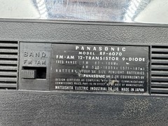 Vintage Panasonic Unique « Tilt-Top » FM/AM Portable with Automatic Tuning RF-6070