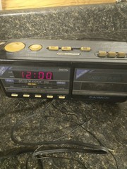SoundDesign AM/FM Radio Electronic Alarm Clock Cassette Player 3826BLK WORKS