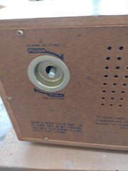 Lloyd&rsquo;s AM/FM Clock Radio Dated Between 60s and 70s Model 9J41-100A Vintage