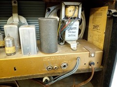 Vintage Zenith Trans-Oceanic wave magnet radio –works!