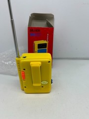 Vintage Silver Brand MINI Sporty 2 Band Radio AM/FM Yellow &rsquo;80s RARE UNUSED