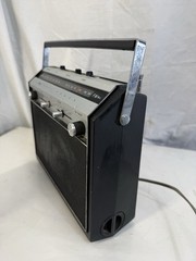 Vintage Sears Dual Power AM/FM Portable Radio Model 132.27410200