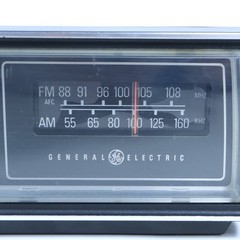 VTG General Electric GE Faux Wood AM/FM Model 7-4545A Clock Radio Tested Working