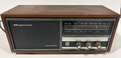 VTG Magnavox Solid State AM FM Radio 1R1705 Wood Good Condition
